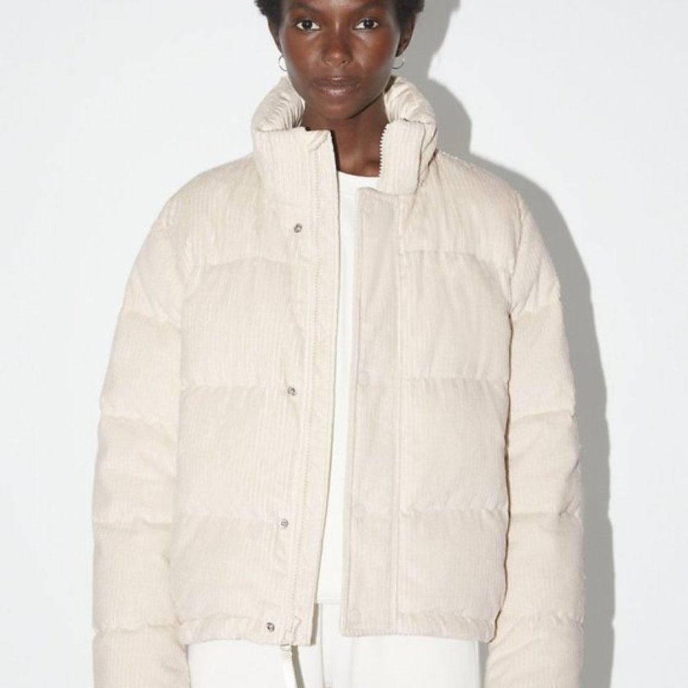 [NWT] Aritzia Super Puff Shorty